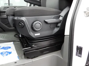Volkswagen Crafter skrzynia plandeka 10 palet 180KM 045820 - radio