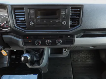 Volkswagen Crafter skrzynia plandeka 8 palet 180KM 051283 - radio