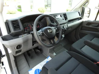 Volkswagen Crafter skrzynia plandeka 10 palet 180KM 043388 - srodek