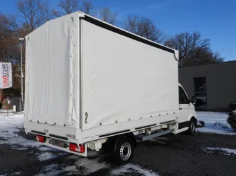 Volkswagen Crafter skrzynia plandeka 8 palet 180KM 051283 - tyl zabudowy