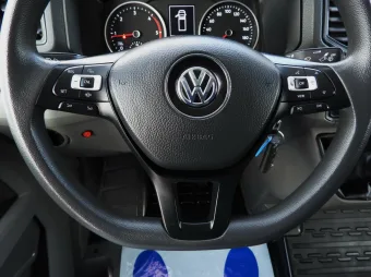Volkswagen Crafter skrzynia plandeka 10 palet 180KM 048104 - wnetrze