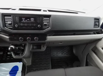Volkswagen Crafter skrzynia plandeka 10 palet 180KM 048104 - wnetrze