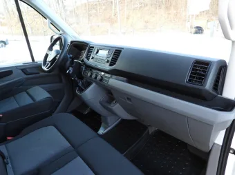 Volkswagen Crafter skrzynia plandeka 8 palet 180KM 051283 - wnetrze