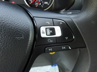 Volkswagen Crafter skrzynia plandeka 10 palet 180KM 043388 - wyposazenie