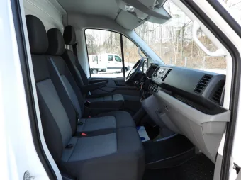 Volkswagen Crafter skrzynia plandeka 8 palet 180KM 051283 - wyposazenie