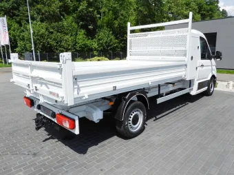 Volkswagen Crafter wywrotka 140KM 054781 - bok zabudowy