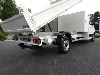 Volkswagen Crafter wywrotka 100KM 023570 - kabina
