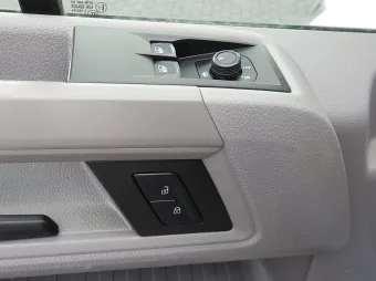 Volkswagen Crafter wywrotka 100KM 023570 - kierownica