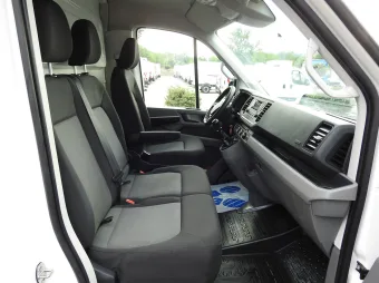 Volkswagen Crafter wywrotka 100KM 023570 - wnetrze