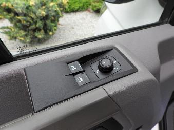 VOLKSWAGEN CRAFTER  PLANDEKA 8 PALET WEBASTO TEMPOMAT LEDY KLIMATYZACJA  180KM