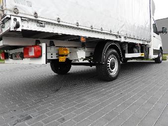 VOLKSWAGEN CRAFTER  PLANDEKA 8 PALET WEBASTO TEMPOMAT LEDY KLIMATYZACJA  180KM